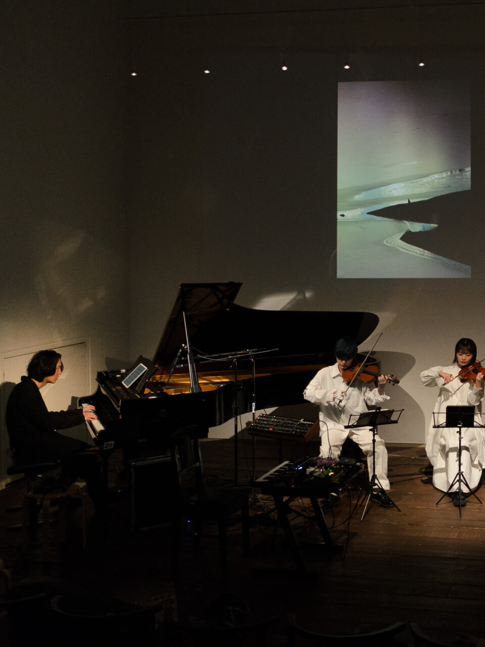 Wataru Satoが問いかける「それぞれの天国とは？」雪景色の永福町で、ソロワークの集大成『Sense of Heaven』ライブレポート